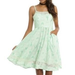 Princess and the Frog Dress w/ Lace accents Size Small